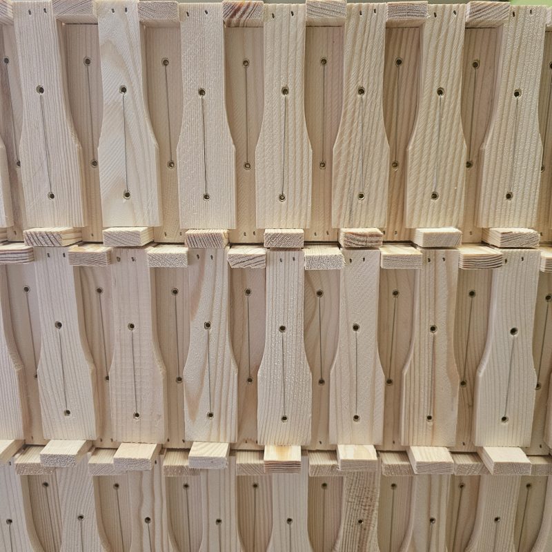 Pusrėmis su petukais įvielintas nerūd.viela